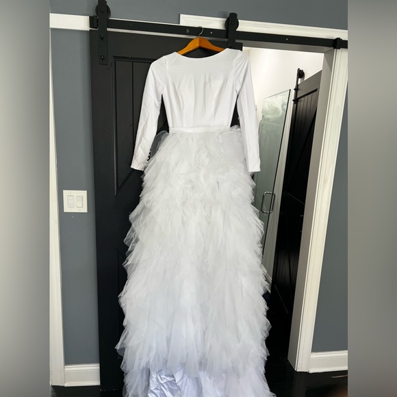 New white tulle dress! - Picture 2 of 5